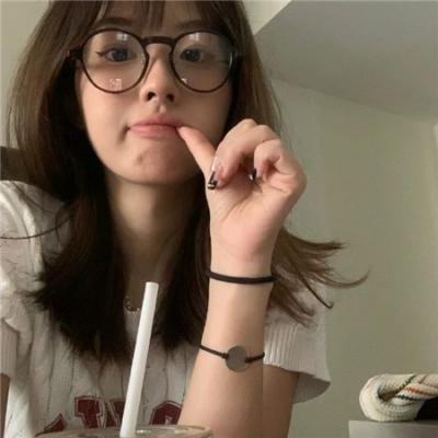 皮裘大衣女人